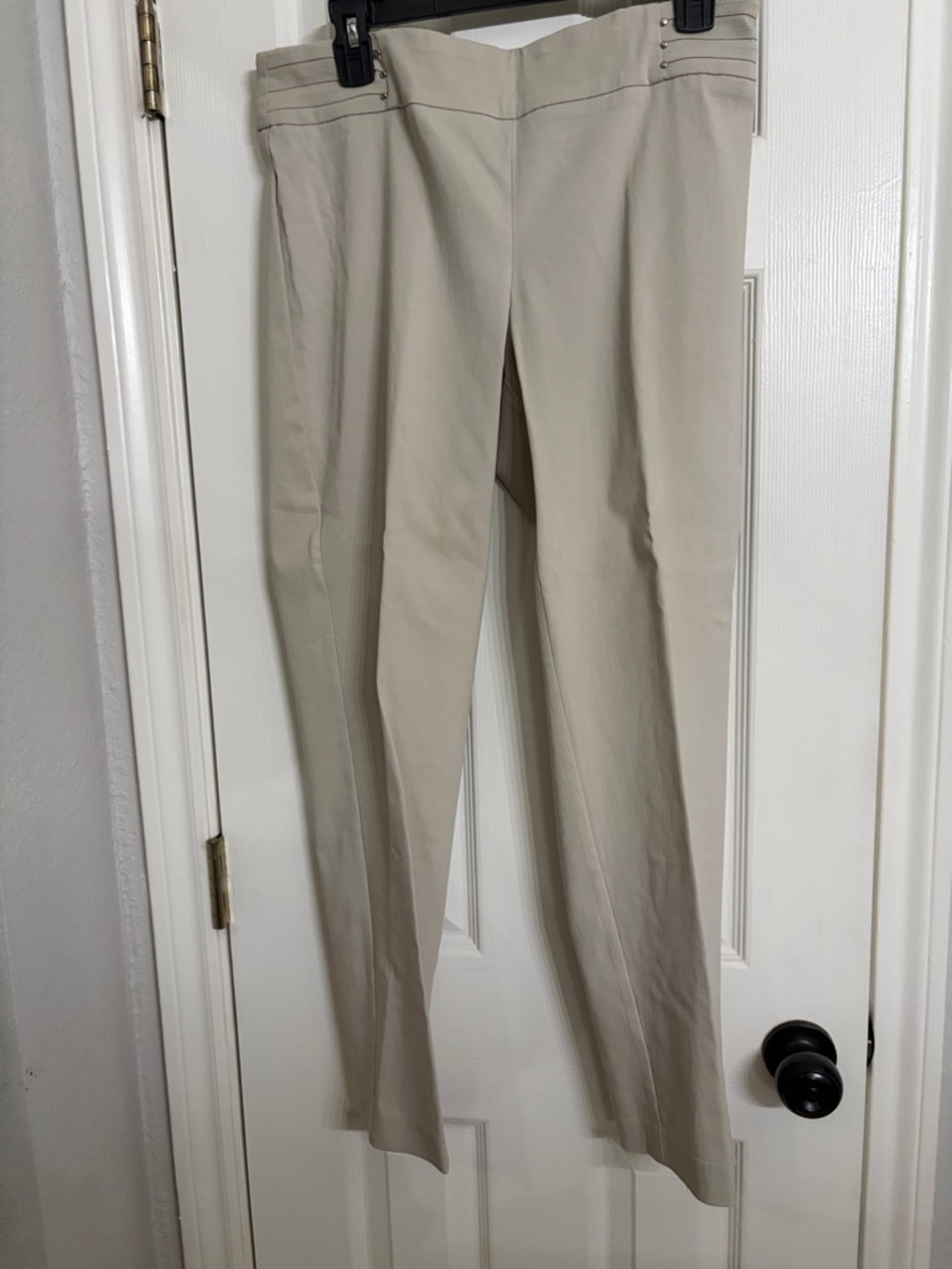 JM Collection Beige Cropped Ankle Pants